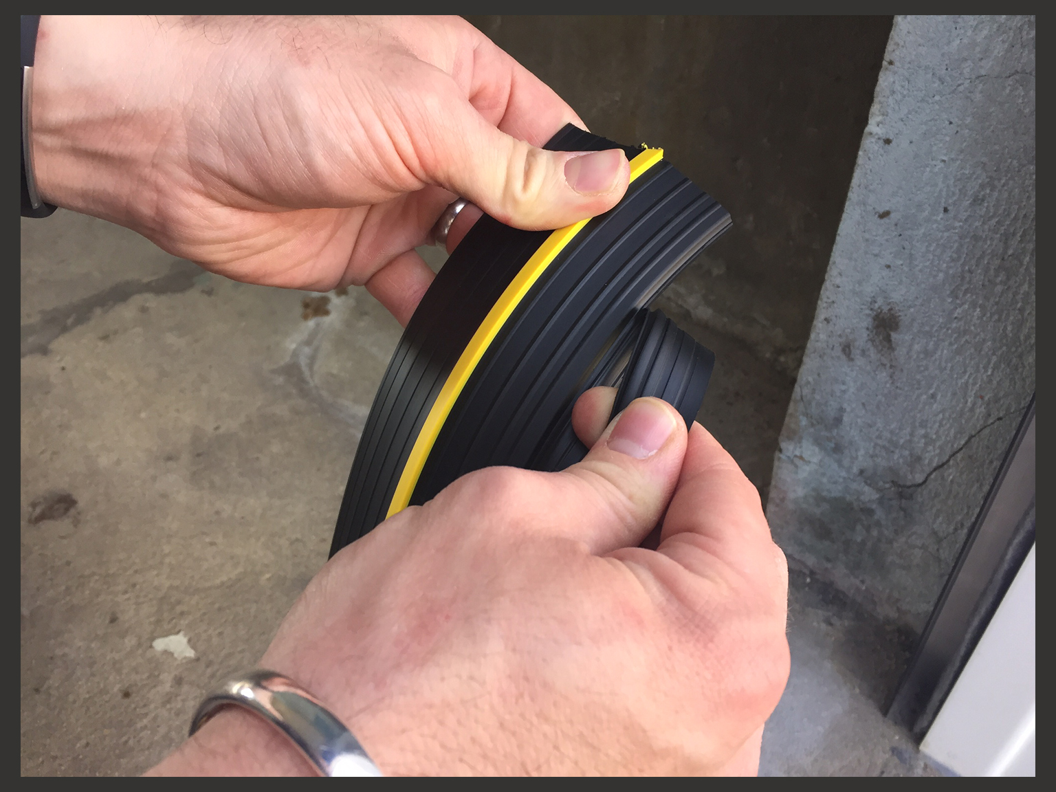 Garage door seal - How to fit