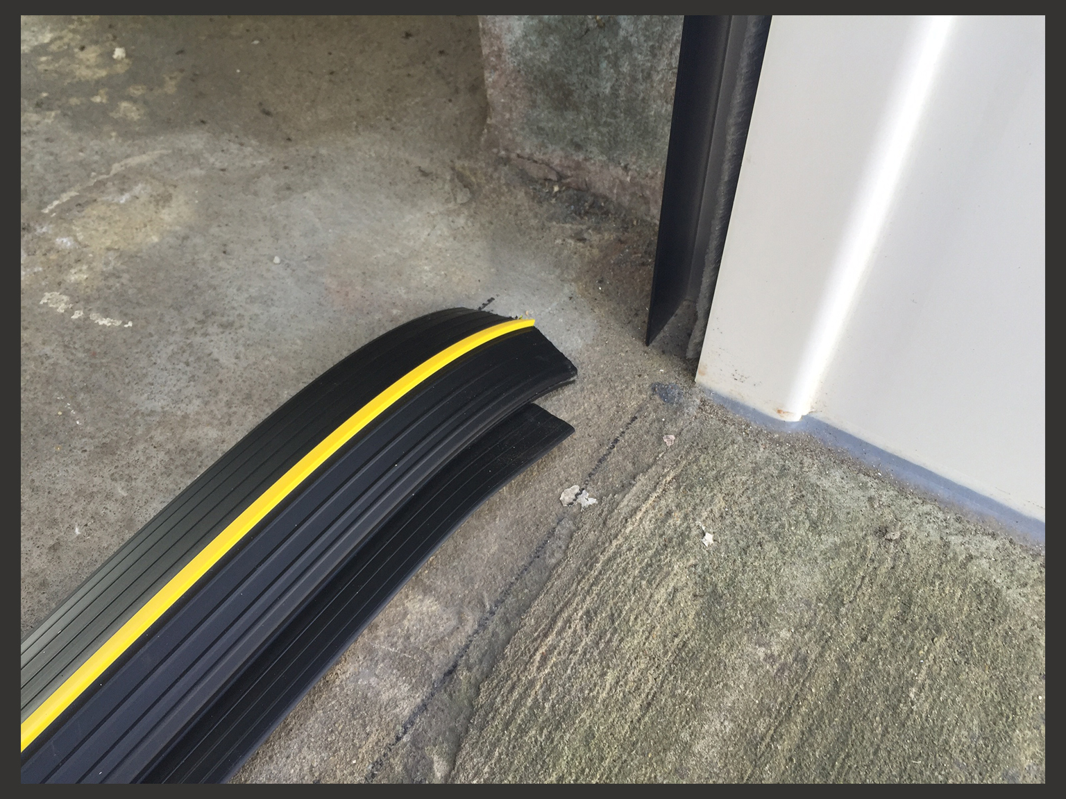 Garage door seal - How to fit