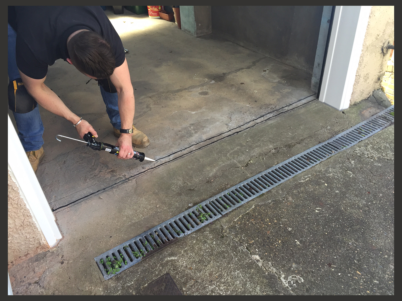 Garage door seal - How to fit